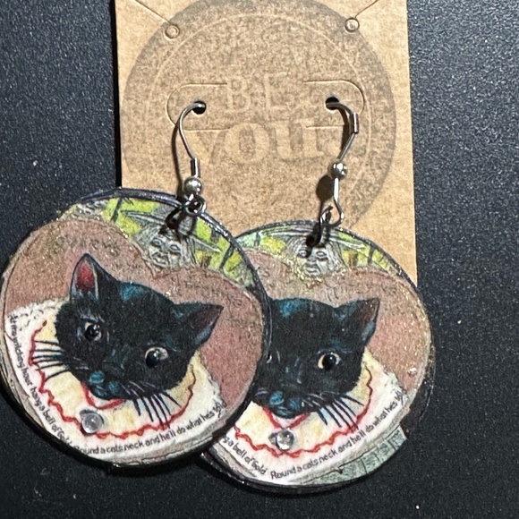 Black Cat Earrings - Picture 2 of 2